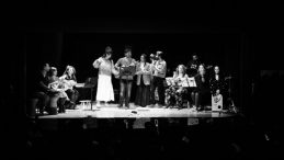 İzmir&rsquo;de sıra dışı konser: Bilet yerine takas!