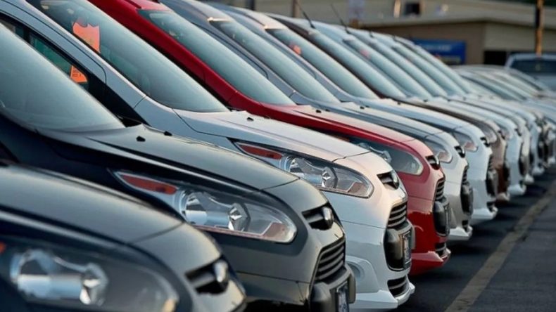 İzmir&rsquo;den oto alım satım har&ccedil;ları i&ccedil;in kritik hamle: İtiraz dosyası bakanlığa teslim edildi