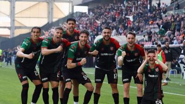Karşıyaka Denizli'de esti g&uuml;rledi: 3 puan 5 golle geldi