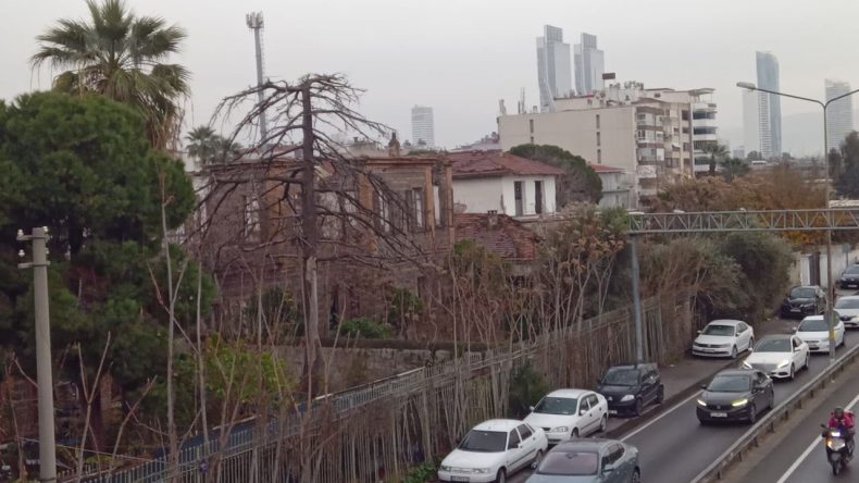 Kokoreçli köşk gündem olmuştu… Bayraklı’da atıl alanlar için harekete geçildi