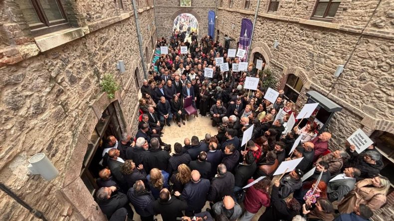 Meslek Fabrikası önünde nöbet başladı… Tugay'dan açıklama: Bu iş çözülene kadar buradan ayrılmıyoruz
