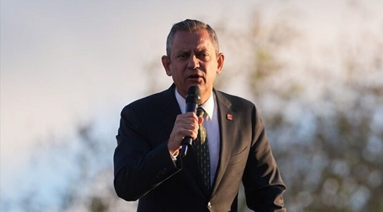 &Ouml;zg&uuml;r &Ouml;zel İzmir'e geliyor!