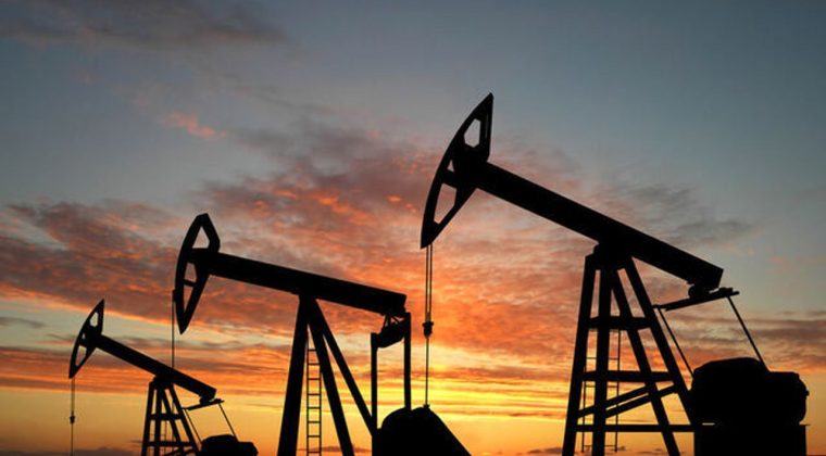 Petrol fiyatlarına H&uuml;rm&uuml;z dopingi: 150 doları aşabilir!