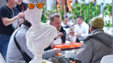 Sekt&ouml;r&uuml;n g&ouml;z&uuml; İzmir&rsquo;de: Optic World 27 Mart&rsquo;ta kapılarını a&ccedil;ıyor