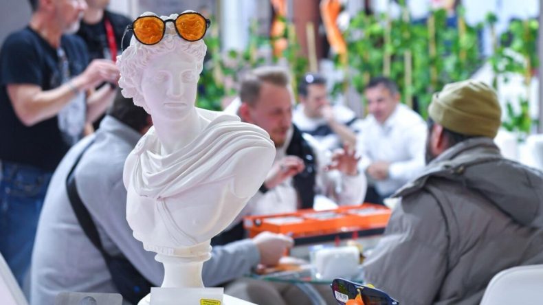 Sekt&ouml;r&uuml;n g&ouml;z&uuml; İzmir&rsquo;de: Optic World 27 Mart&rsquo;ta kapılarını a&ccedil;ıyor