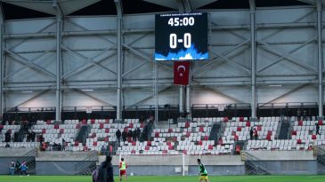 Trib&uuml;nde kardeşlik, kapıda kriz: Eskişehir taraftarı dışarıda kaldı