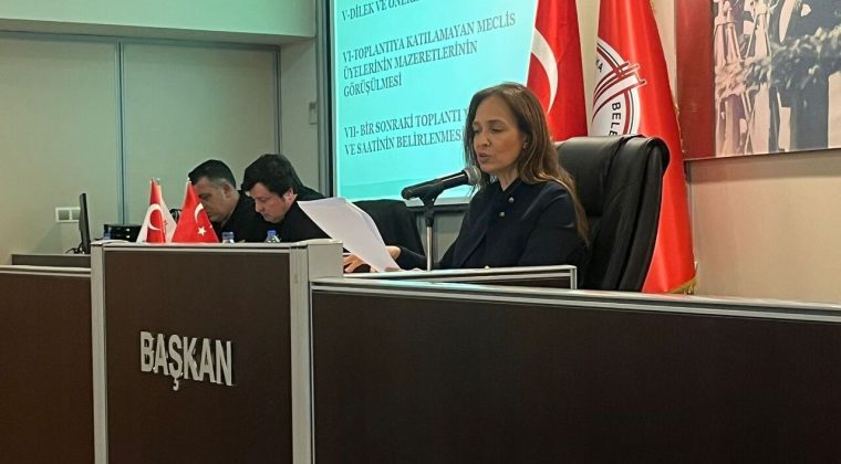 &Uuml;nsal&rsquo;dan Tugay&rsquo;a rakamlı salvo: Belediyeyi 3 milyar 222 milyon TL bor&ccedil;la devraldım