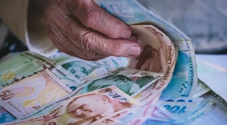 Yargıtay'dan emekli maaşları i&ccedil;in emsal karar!