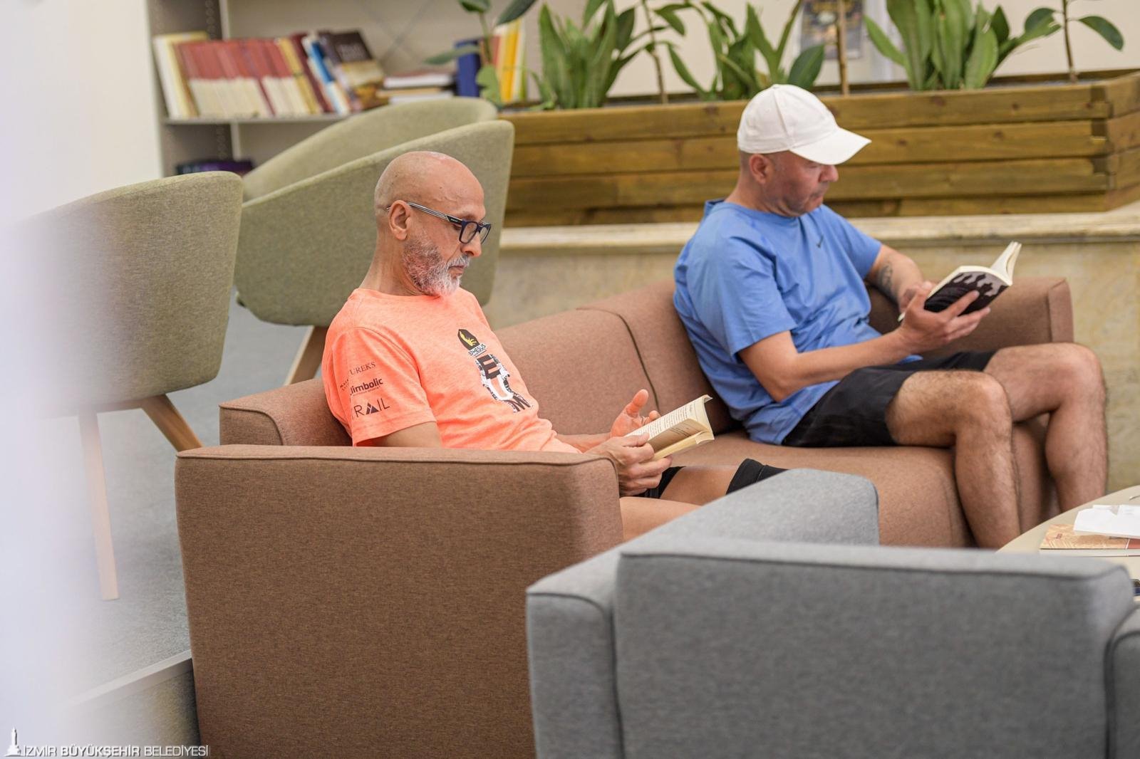 Kütüphane okuyucuları