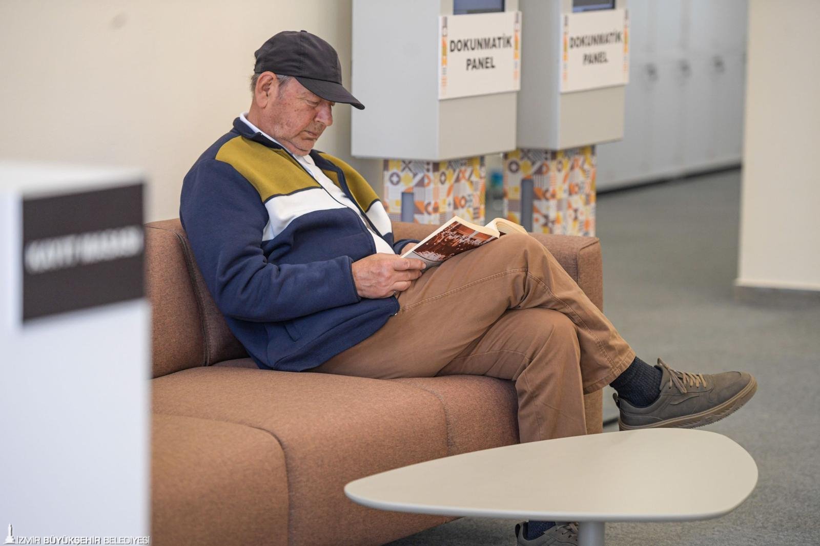 Erişilebilir kütüphane alanı