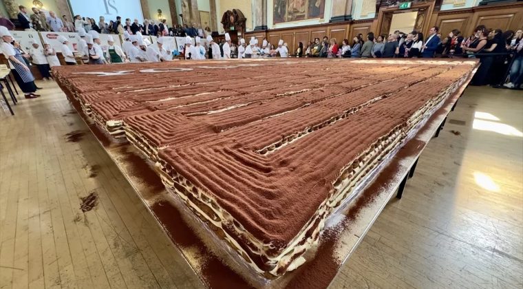 440 Metrelik D&uuml;nyanın En Uzun Tiramisu Rekoru Kırıldı!
