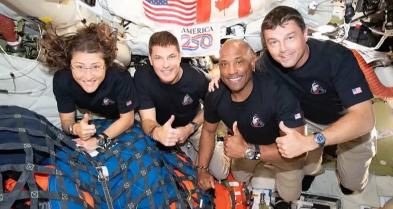 Artemis'in Ay yolculuğu bitti: 10 g&uuml;n sonra m&uuml;rettebat D&uuml;nya'da!