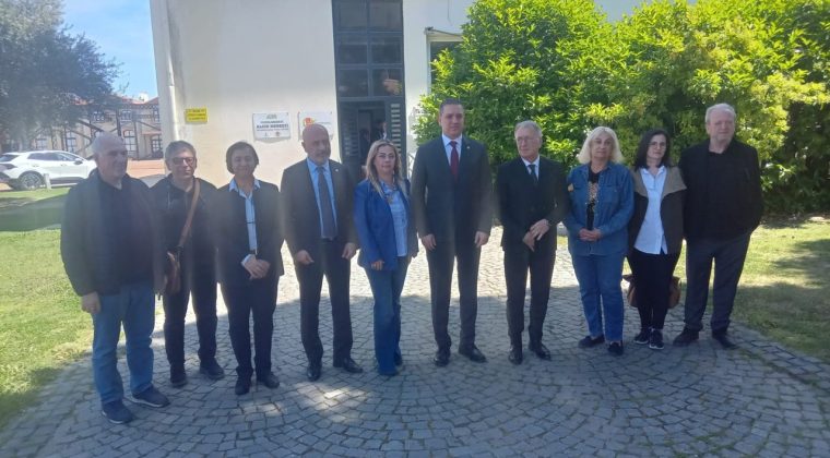 Barolar Birliği&rsquo;nden İzmir&rsquo;de Esra Işık&rsquo;ın tutuklanmasına tepki: Bireysel değil, toplumsal bir g&ouml;zdağı