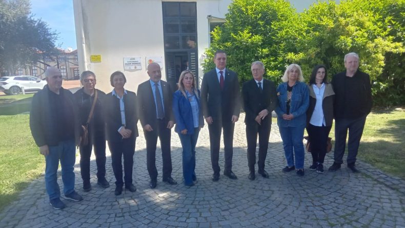 Barolar Birliği&rsquo;nden İzmir&rsquo;de Esra Işık&rsquo;ın tutuklanmasına tepki: Bireysel değil, toplumsal bir g&ouml;zdağı