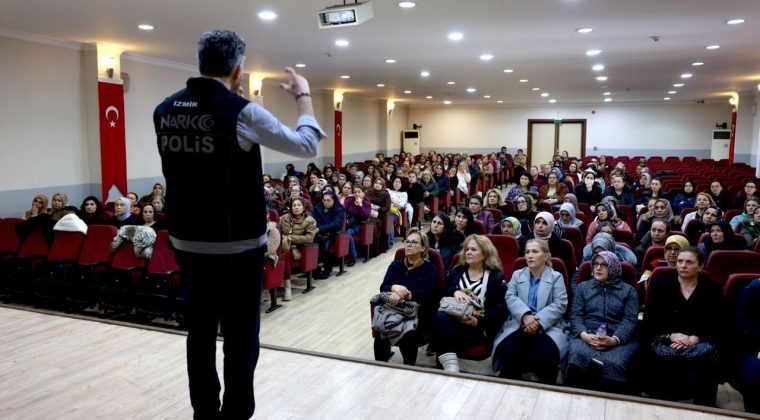 Bayraklı bağımlılığa savaş a&ccedil;tı: Annelerle farkındalık eğitimi!