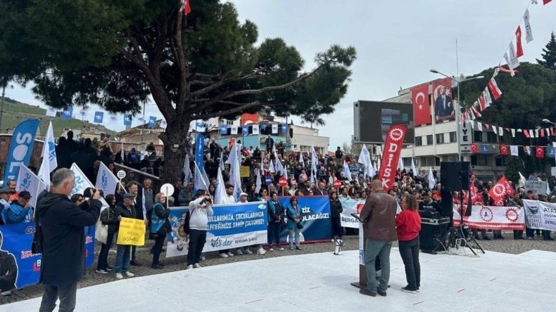 Bergama'da SOL Parti &ouml;nc&uuml;l&uuml;ğ&uuml;nde halk y&uuml;r&uuml;y&uuml;ş&uuml;: Ortak m&uuml;cadele mesajı verildi