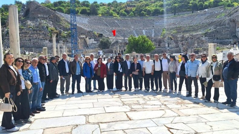 Bornova Muhtarlar Akademisi&rsquo;nde eğitimler tamamlandı