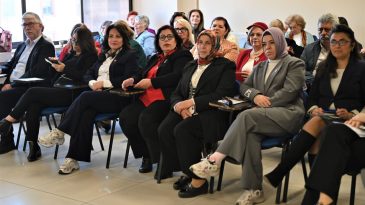 Bornova&rsquo;da muhtarlar ve STK&rsquo;lar aynı masada: Hedef katılımcı y&ouml;netim!