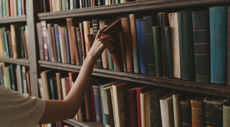 Buca&rsquo;da Kitap Değişim G&uuml;nleri Başlıyor: İlk Adres İzkent Mahallesi