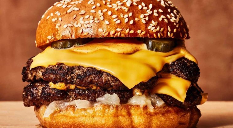 Burger devinde &ccedil;&ouml;k&uuml;ş: Kayyum atandı