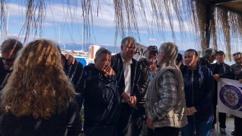 &Ccedil;eşmealtı'nda marina protestosu: Yandaşa peşkeş &ccedil;ekilecek!