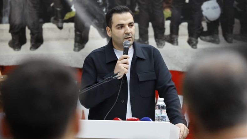 CHP Gen&ccedil;lik Kolları Genel Başkanı Meslek Fabrikası direnişinde: Burası yoksullukla m&uuml;cadele fabrikasıdır