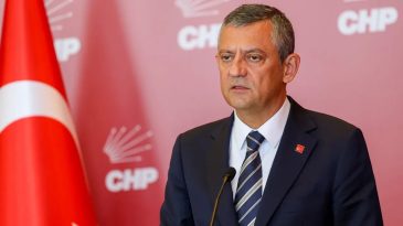 CHP İzmir&rsquo;de kritik zirve: &Ouml;zg&uuml;r &Ouml;zel, il&ccedil;e başkanlarıyla toplantı yapacak
