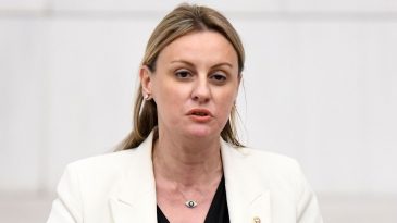 CHP&rsquo;li &Ouml;sen&rsquo;den Yerebatan Sarnıcı tepkisi: D&uuml;n İzmir, bug&uuml;n İstanbul, yarın sabah hangi ile uyanacağız!