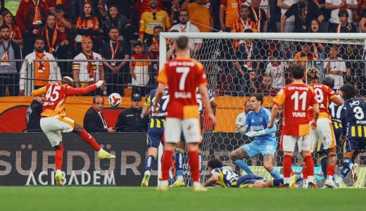 Derbide tansiyon tavan: Galatasaray Fenerbah&ccedil;e engelini 3 golle aştı