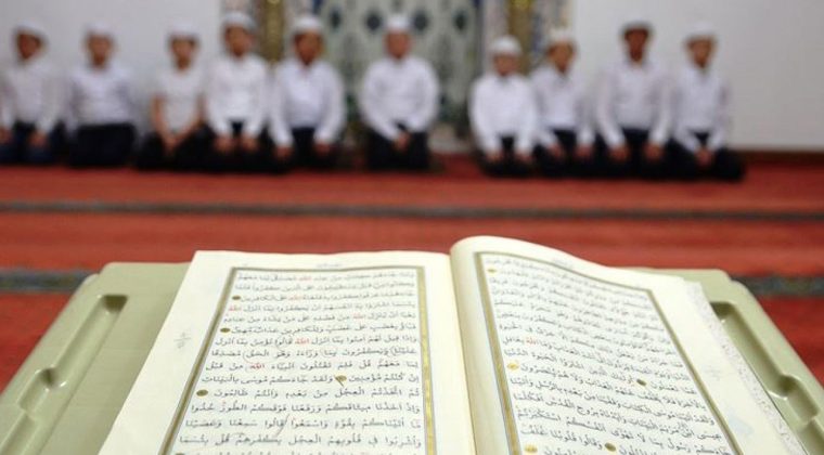 Diyanet&rsquo;ten yaz Kuran kursu atağı: 2 milyon adet kitap basılacak!