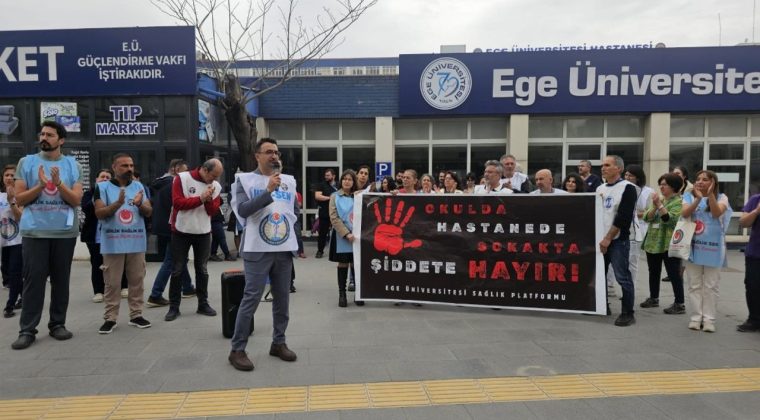 Ege &Uuml;niversitesi Sağlık Platformu'ndan şiddete karşı eylem: Birlikte m&uuml;cadele edersek karanlığı deleriz