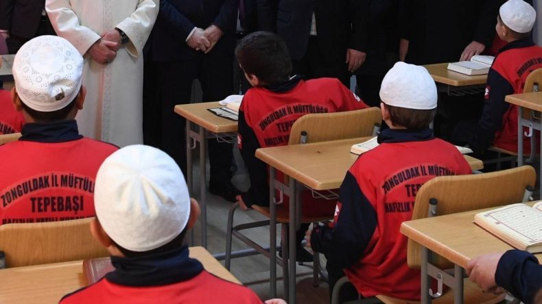 Eğitime &lsquo;hafızlık&rsquo; arası: İzmir&rsquo;den iki okul listede