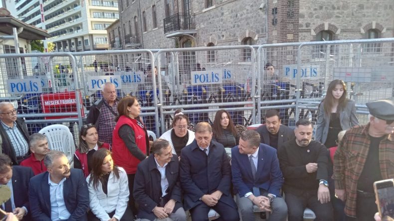 Eskişehir&rsquo;den İzmir&rsquo;e destek: Sizin acınız bizim acımız