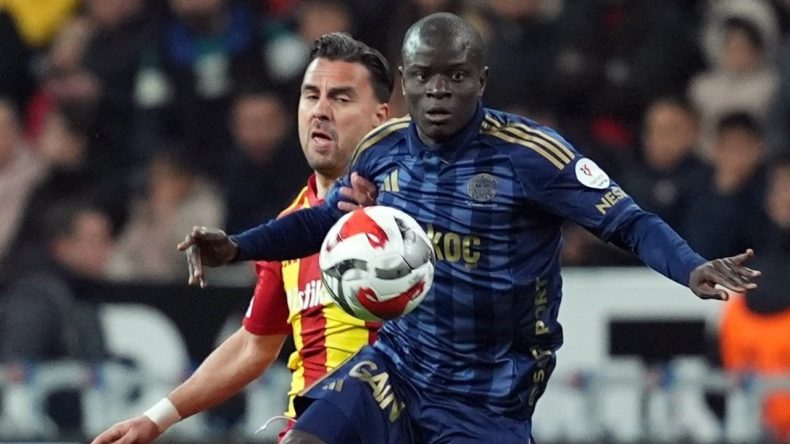 Fenerbah&ccedil;e Kayseri Deplasmanında Hata Yapmadı: 3 Puan 4 Golle Geldi