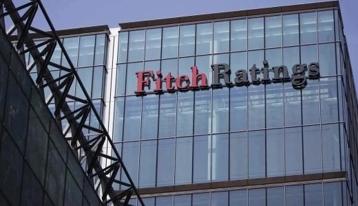 Fitch, T&uuml;rkiye'nin kredi g&ouml;r&uuml;n&uuml;m&uuml;n&uuml; pozitiften durağana &ccedil;evirdi