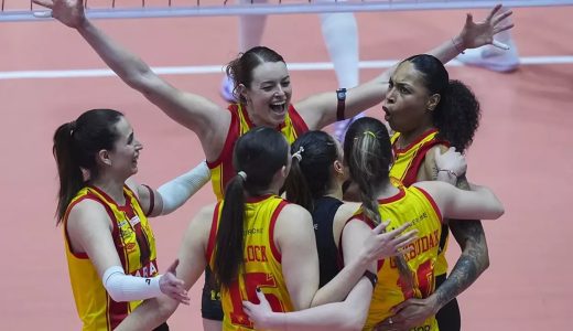 G&ouml;ztepe Kadın Voleybol Takımı'nın yeni başantren&ouml;r&uuml; Bulgar Radoslav Arsov oldu!