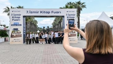 İZKİTAP&rsquo;ta bilim ve edebiyat buluşuyor