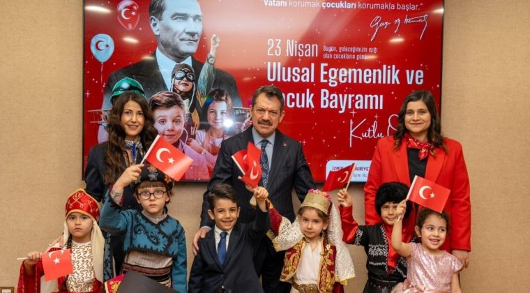 İzmir Adliyesi'nde 23 Nisan Kutlandı