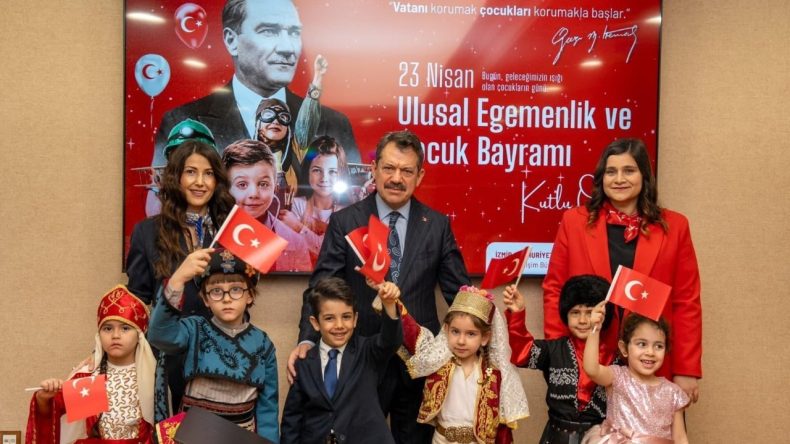 İzmir Adliyesi'nde 23 Nisan Kutlandı
