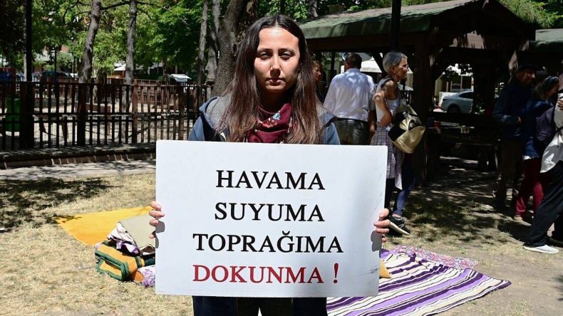 İzmir Barosu&rsquo;ndan tutuklu Akbelen direniş&ccedil;isi Esra Işık&rsquo;a dayanışma ziyareti