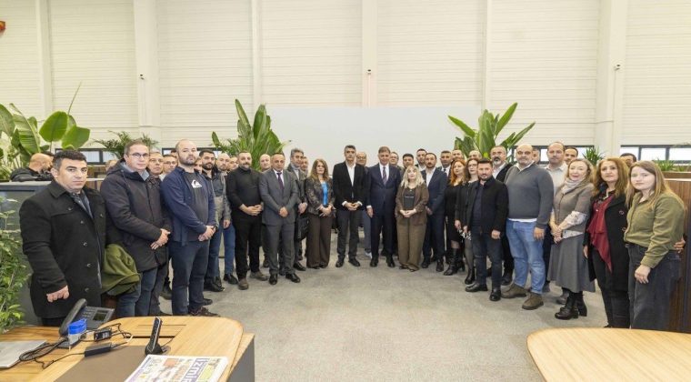 İzmir B&uuml;y&uuml;kşehir TİS G&ouml;r&uuml;şmeleri Tamam: 6 Bin Memur Yararlanacak