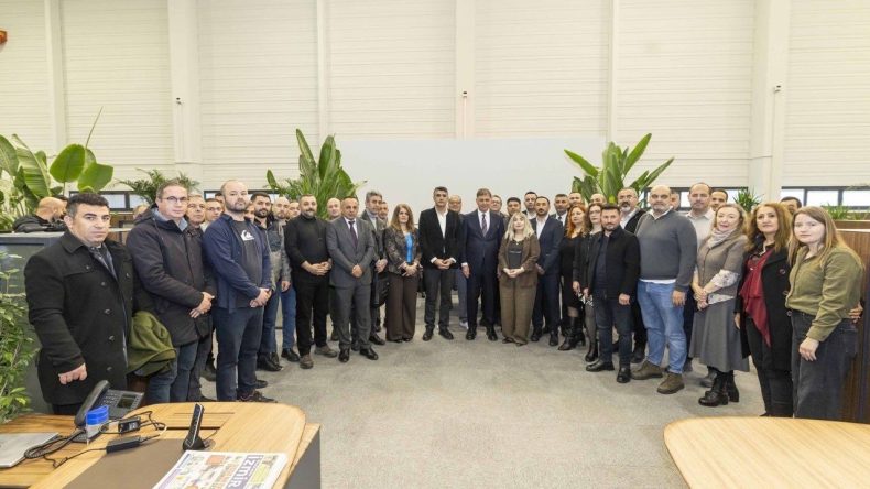 İzmir B&uuml;y&uuml;kşehir TİS G&ouml;r&uuml;şmeleri Tamam: 6 Bin Memur Yararlanacak