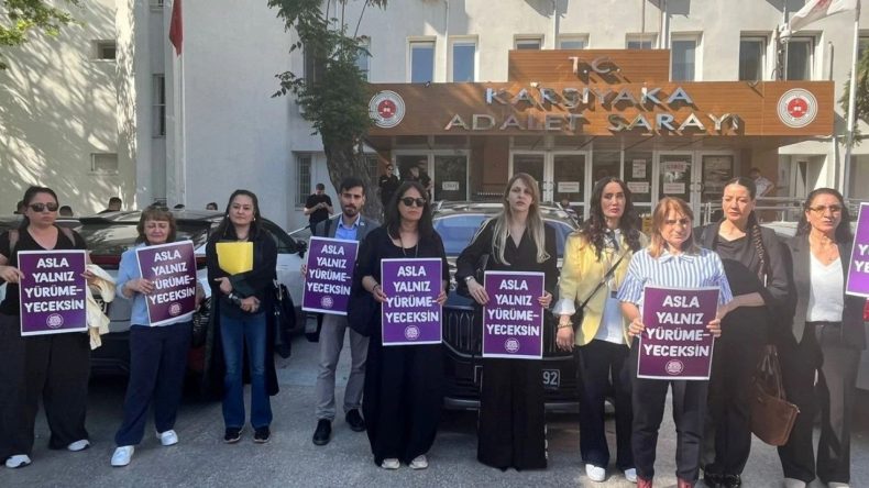 İzmir B&uuml;y&uuml;kşehir'e kadınlardan tepki: Berkhan Alptekin &ouml;d&uuml;llendirildi