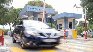 İzmir B&uuml;y&uuml;kşehir&rsquo;den geri adım: Gazetecilere &uuml;cretsiz otopark yeniden geliyor