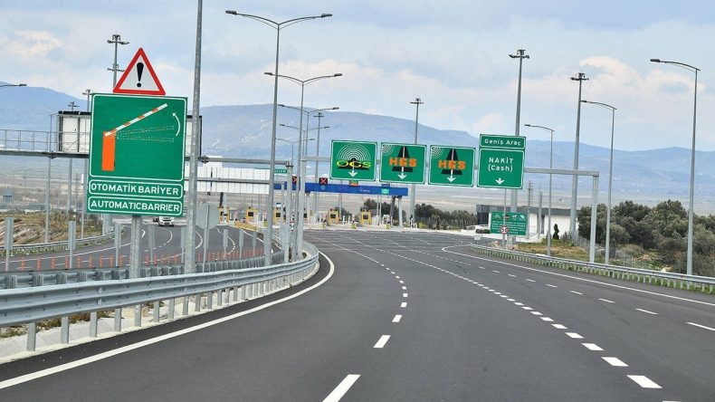 İzmir &Ccedil;eşme Otoyolu i&ccedil;in &ouml;zelleştirme iddiası: 25 yıllık plan tartışma yarattı