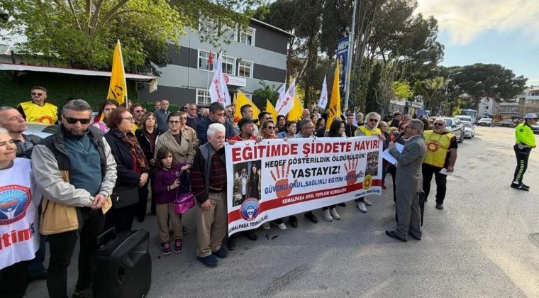 İzmir Kemalpaşa'da eğitimcilerden ortak eylem: Feryadımız g&ouml;rmezden gelinmemeli