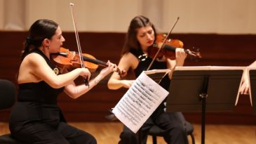 İzmir Oda Orkestrası yine ayakta alkışlandı