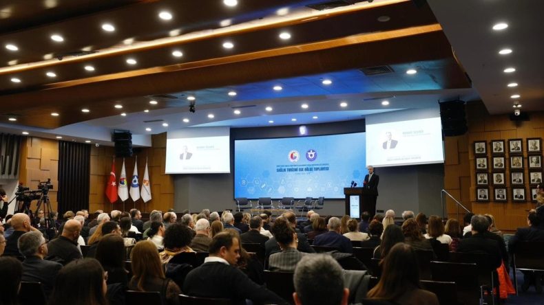 İzmir'in sağlık turizmine ilişkin yol haritası İZTO ile belirlendi