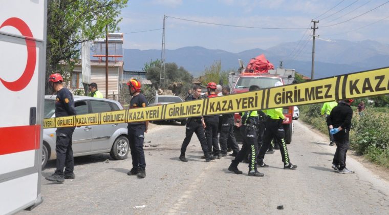 İzmir'de 2 kişinin yaşamını yitirdiği kaza yerinden uzaklaşmıştı: O s&uuml;r&uuml;c&uuml; tutuklandı