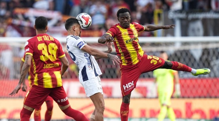 İzmir'de 6 goll&uuml; b&uuml;y&uuml;k &ccedil;ekişme: G&ouml;ztepe Kasımpaşa'yla puanları paylaştı